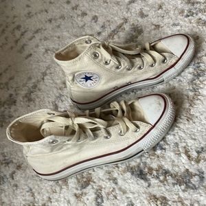 Cream colored high top converse/ size 7